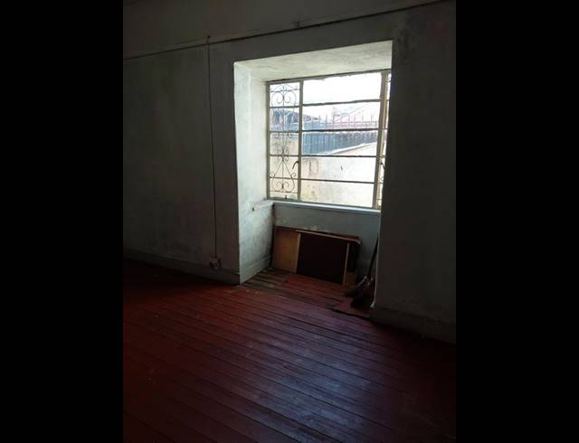 10 BEDROOM HOUSE FOR SALE IN LORENTZVILLE